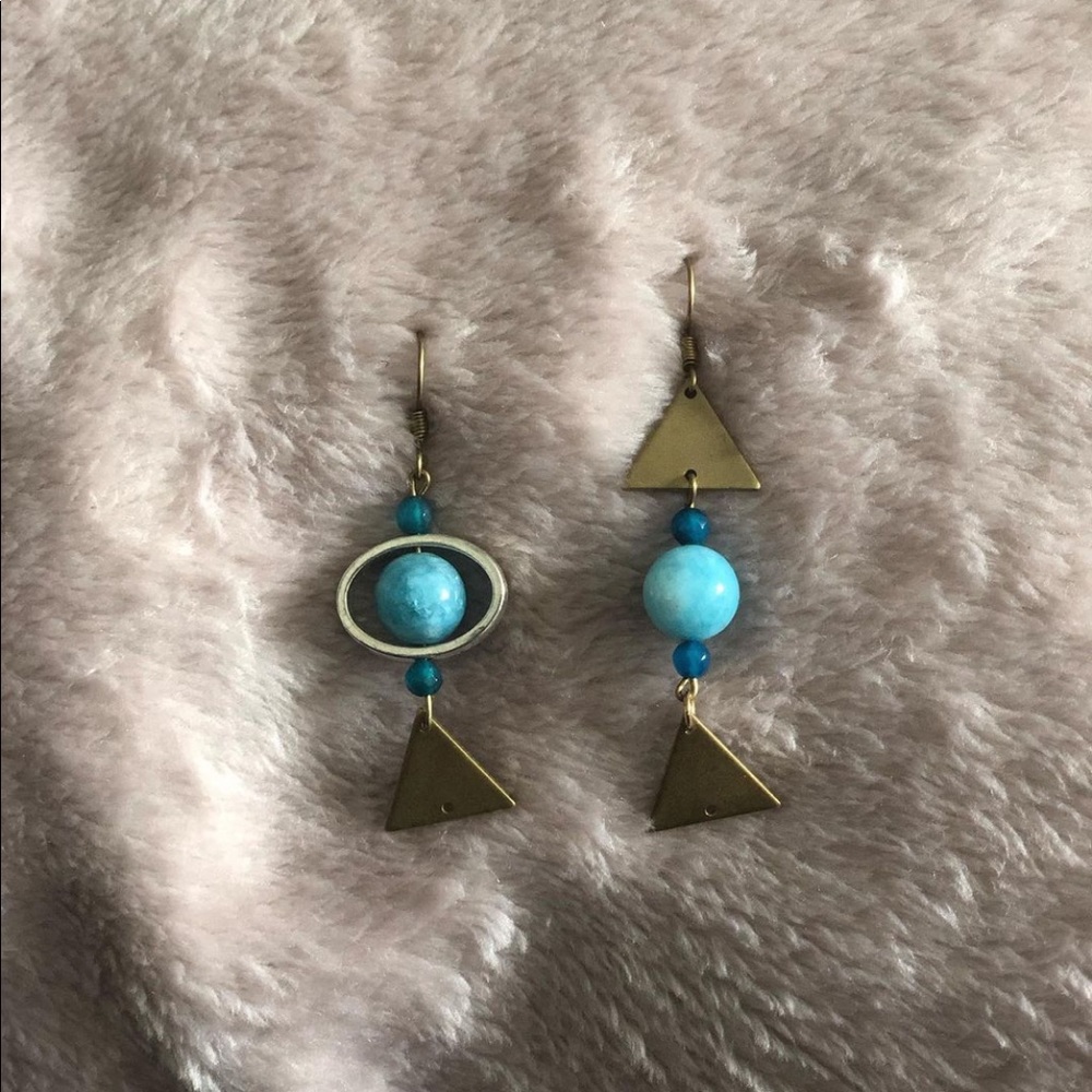 Assymetrical geometric earrings